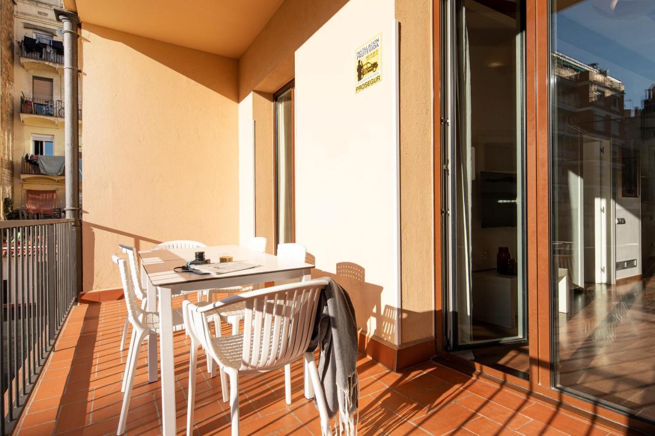 Aspasios Market Balconies Apartments Barcelona Room photo