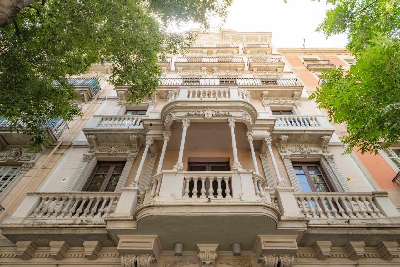 Aspasios Market Balconies Apartments Barcelona Exterior photo